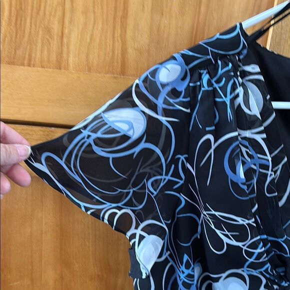 Asymmetrical Blue and Black Ruffled Short Sleeve Blouse - Picture 7 of 9